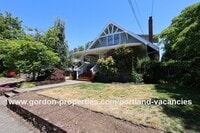 Building Photo - SE 88th Ave - 2 bedroom apartment with den...