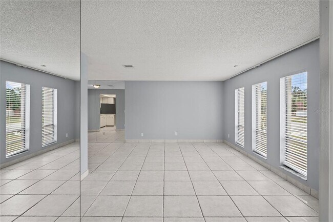 Building Photo - 2502 Indigo Dr