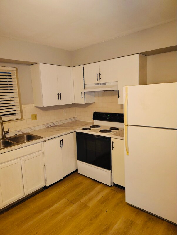 Building Photo - 10065 Puttington Dr