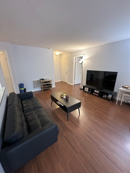 Building Photo - 11700 Olde English Dr