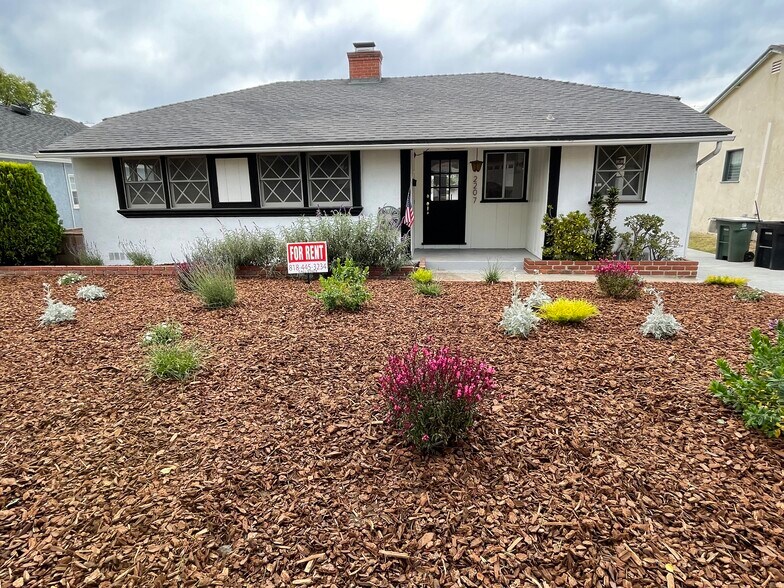 Building Photo - 2207 Jolley Dr