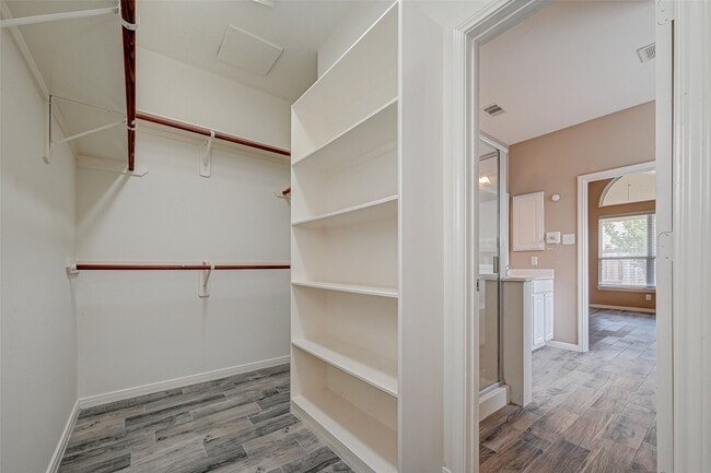 Building Photo - 16942 Langham Crossing Ln