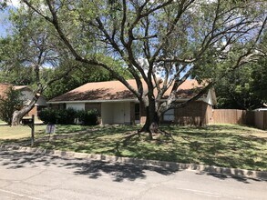 Building Photo - Single Family Home