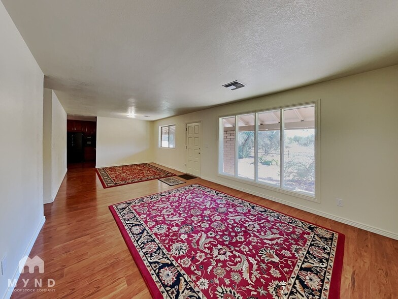 Building Photo - 7900 N Leonardo Da Vinci Way