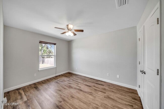Building Photo - 205 Woodlawn Ct
