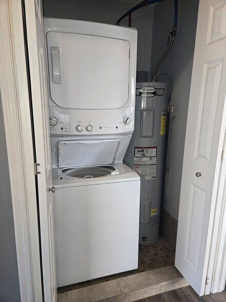 Hallway Laundry - 121 W Washington St