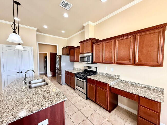 Building Photo - 39122 Bayou View Ave