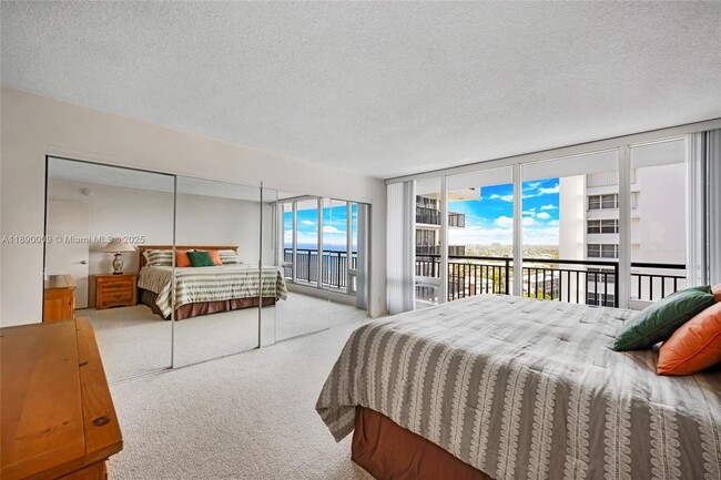 Building Photo - 4280 Galt Ocean Dr