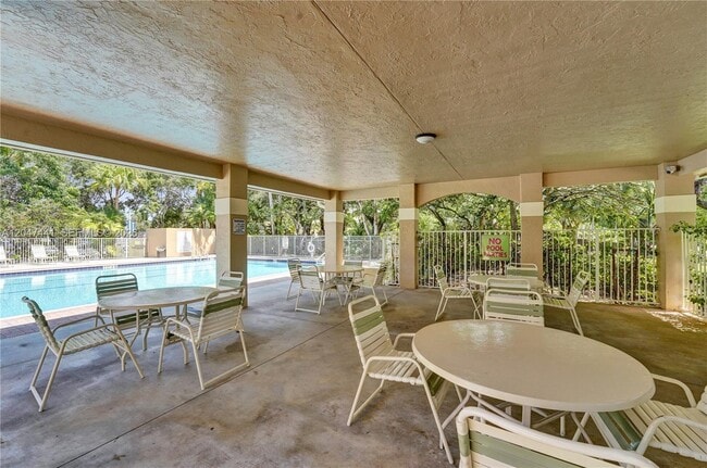 Building Photo - 1361 Springside Dr