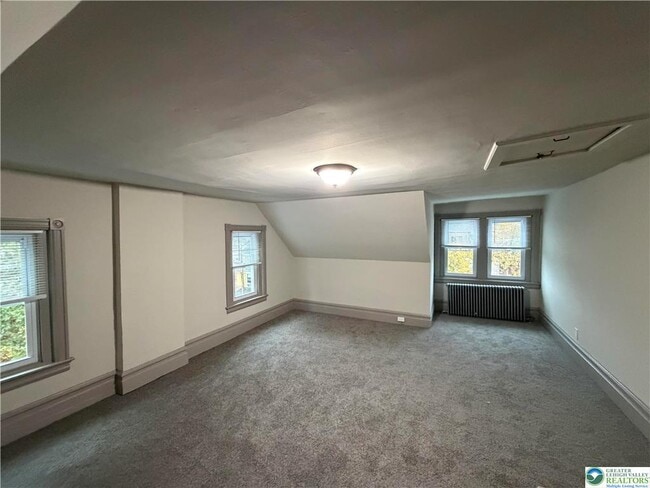 Building Photo - 616 Christian St