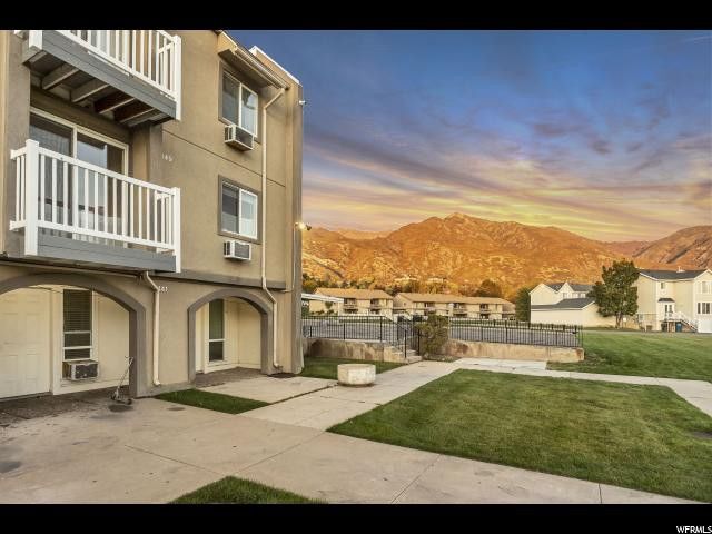 Building Photo - 5660 Meadow Ln