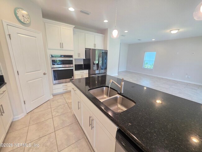 Building Photo - 2122 Hawkeye Pl