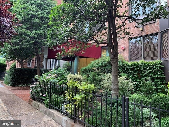 Building Photo - 1825 T St NW