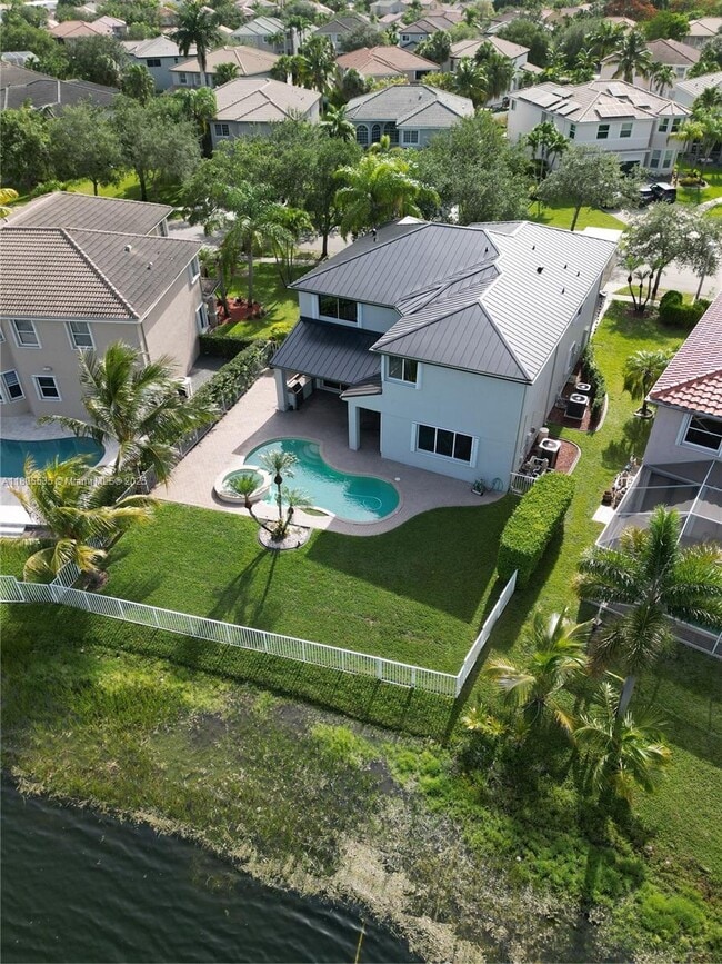Building Photo - 2101 SW 176th Ave