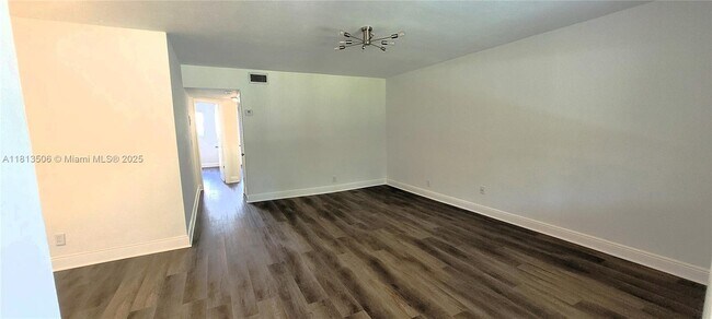 Building Photo - 270 Layne Blvd