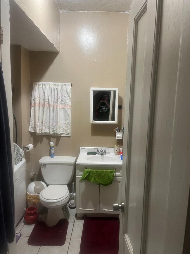 Building Photo - 175 Ashmont St