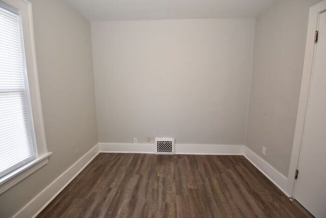 Building Photo - River Park Charming 3 bedroom Single Family Home