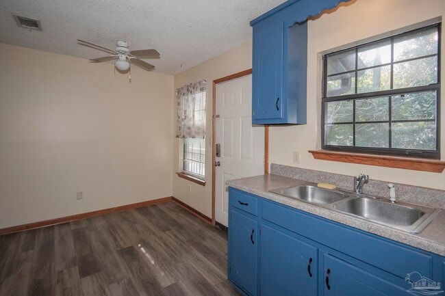 Building Photo - 496 Lownde Ave