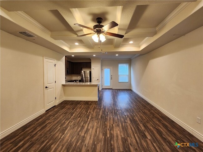 Building Photo - 340 Untermaier St