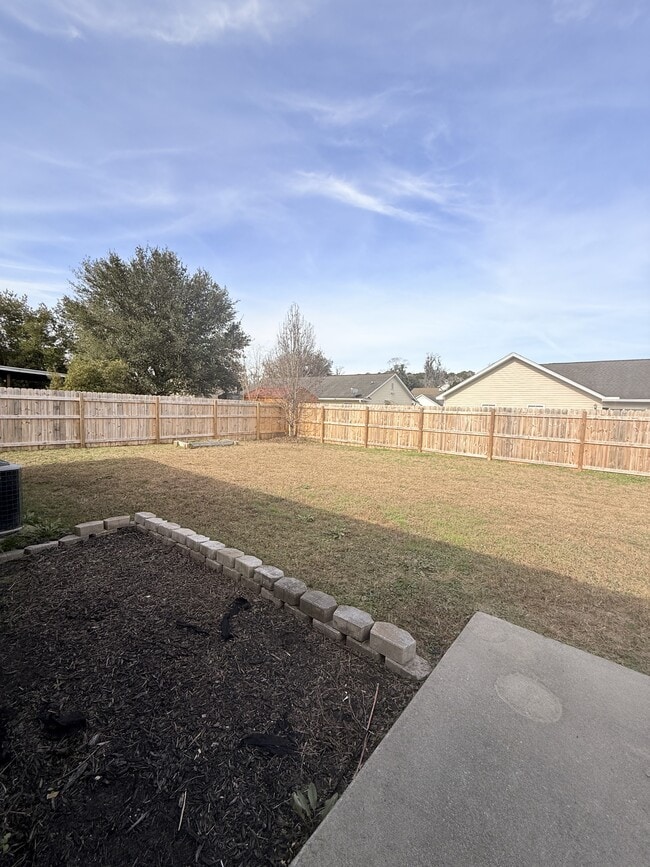 Building Photo - 34 Wintergreen Dr