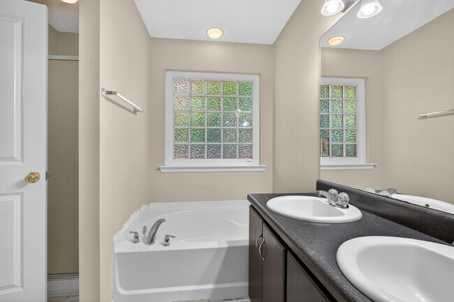 Building Photo - 31 Idus Ln