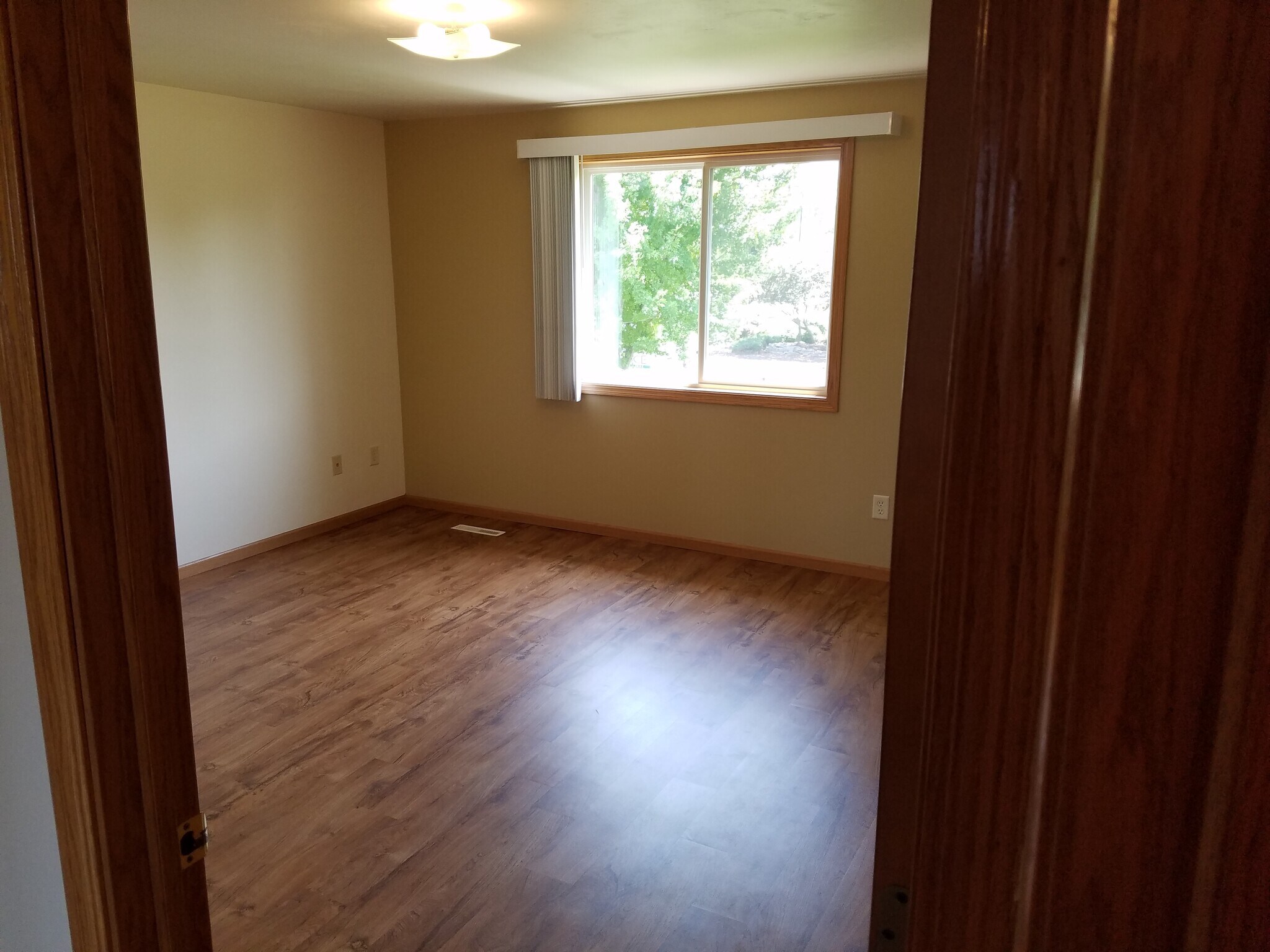 Building Photo - 3290 Windland Dr