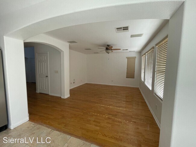 Building Photo - 4 br, 2.5 bath House - 9029 Victor Creek Ave.