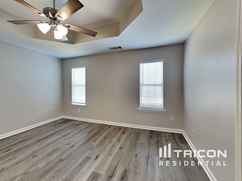 Building Photo - 606 Brookwater Dr
