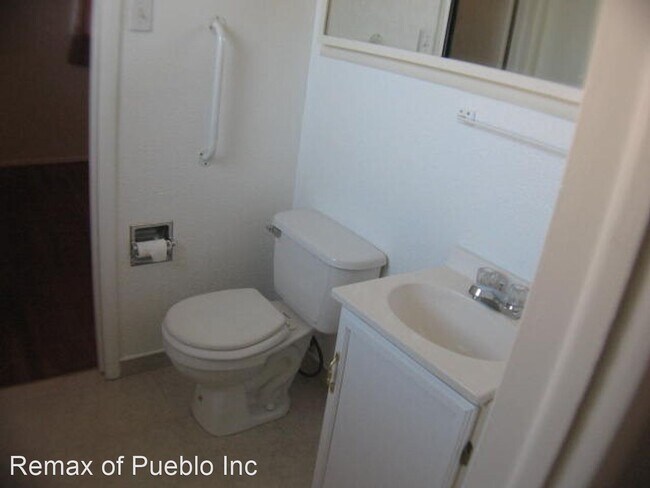 Building Photo - 3 br, 1.5 bath House - 2039 RIDGEWOOD LANE