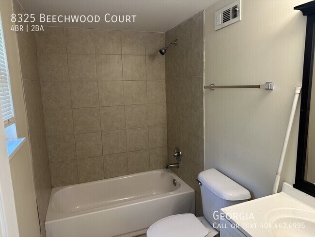 Building Photo - 8325 Beechwood Ct