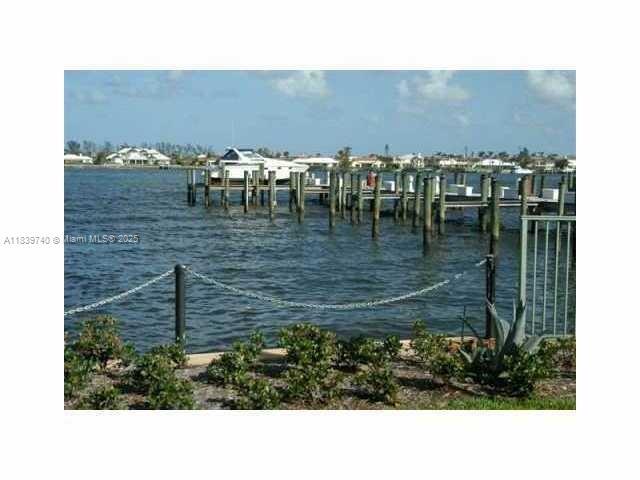 Building Photo - 160 Yacht Club Way
