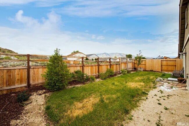 Building Photo - 698 Valmy Dr