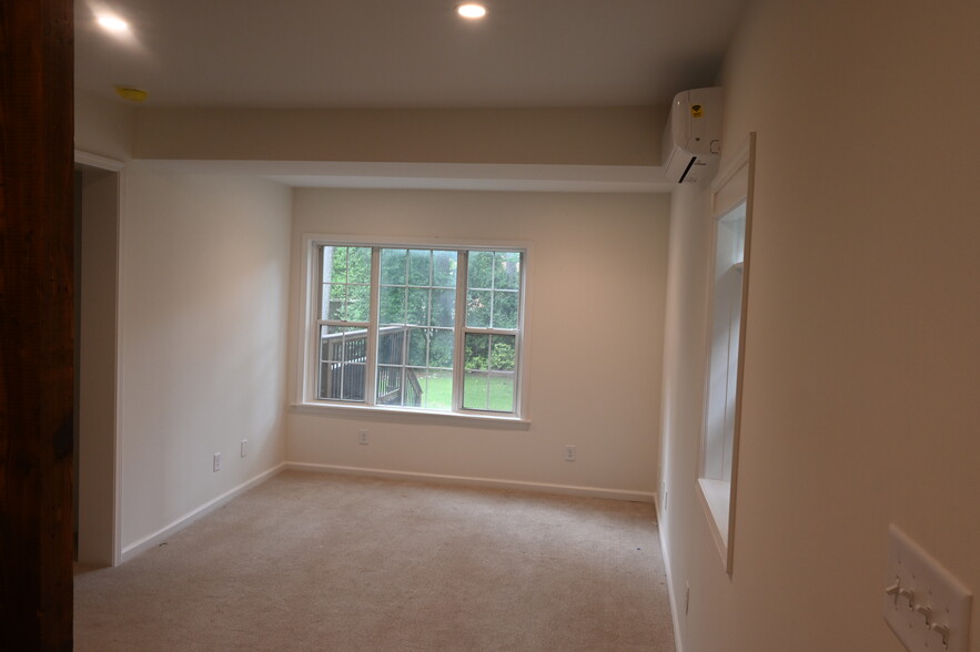Living Room - 2414 Glenwood Dr NE