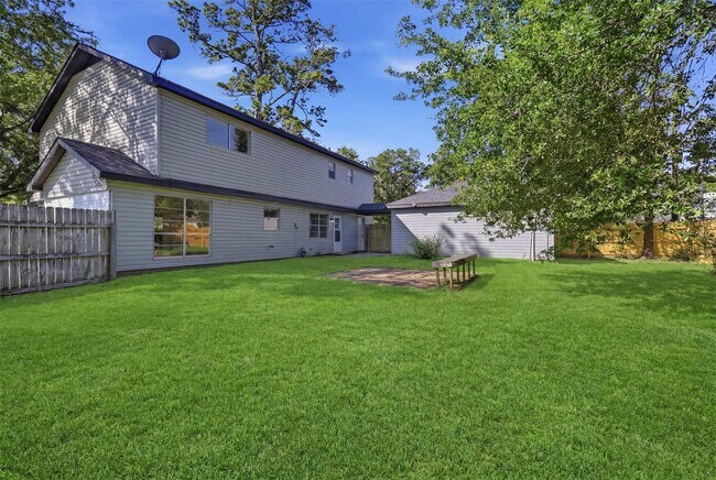 Building Photo - 3930 Cypress Hill Dr