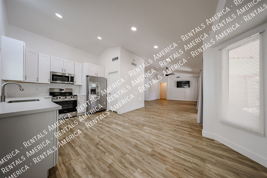 Building Photo - 7323 E Indigo St