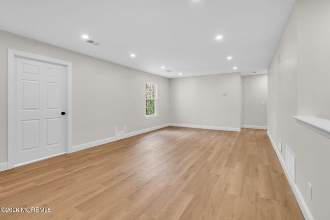 Building Photo - 18-7 Augusta Ct