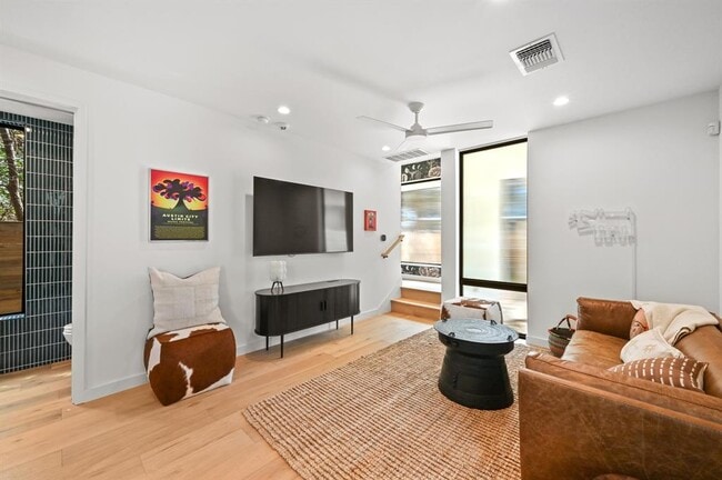 Building Photo - 1709 Willow St