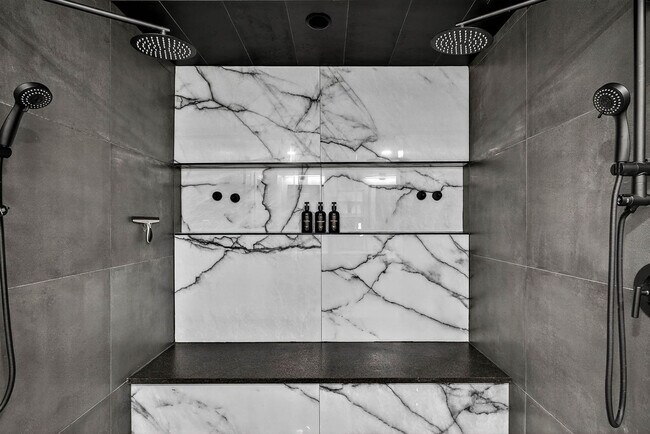 Building Photo - 319 Brentwood Dr