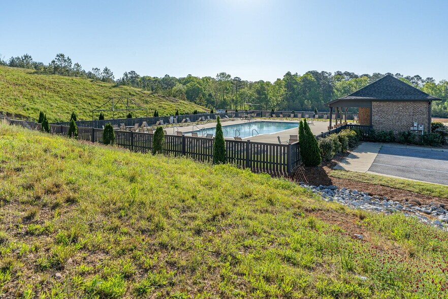 Building Photo - 2134 Springfield Dr