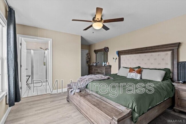 Building Photo - 209 E Mcgowan St