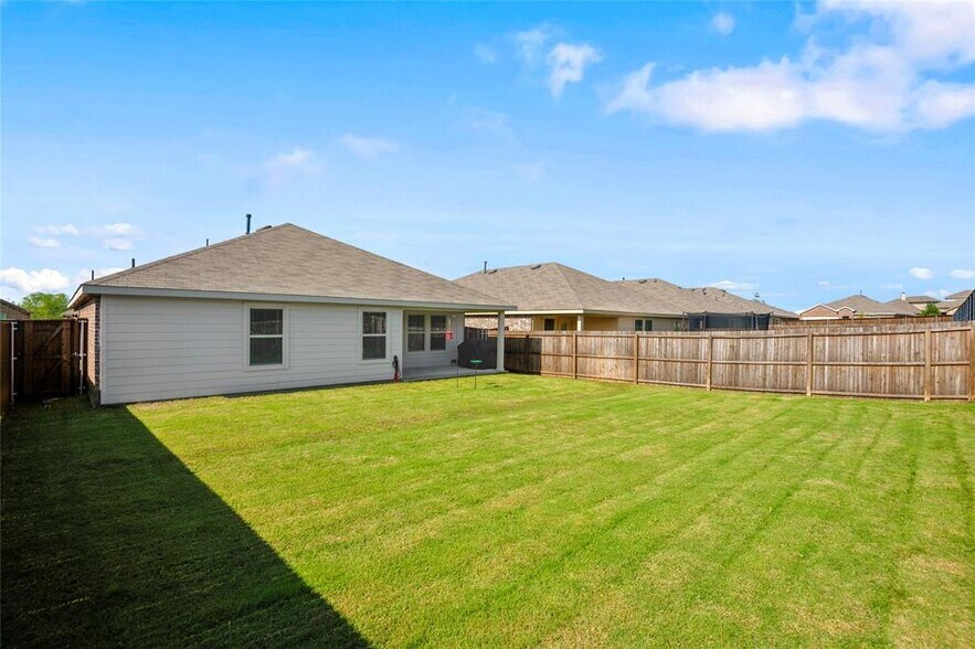 Building Photo - 3055 Stradford Way