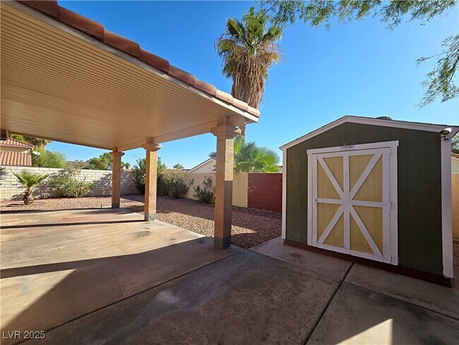 Building Photo - 8120 Sandy Creek Dr