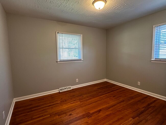 Building Photo - 2139 Kingsley Ct