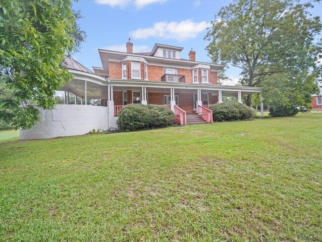 Building Photo - 4 Bedroom/2 Bath Home for Rent