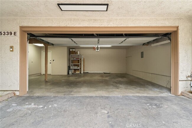 Building Photo - 5339 Coldwater Canyon Ave