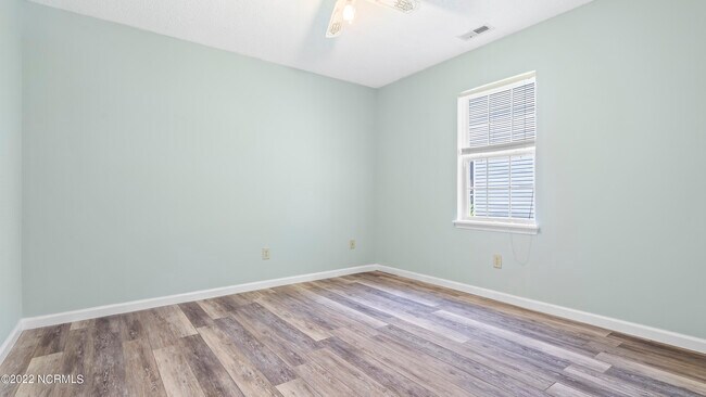 Building Photo - 220 Audubon Dr