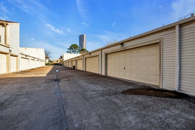 Building Photo - 2086 Augusta Dr