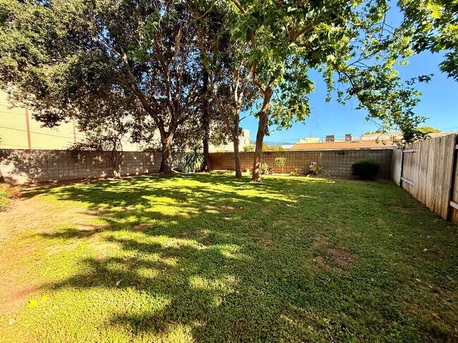 Building Photo - 3618 Manzana St