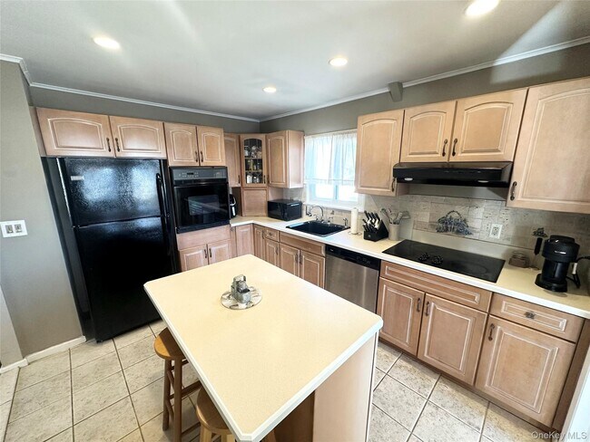 Building Photo - 133 Cleveland Ave