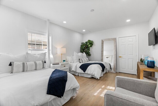 Building Photo - 240 Santa Lucia Dr